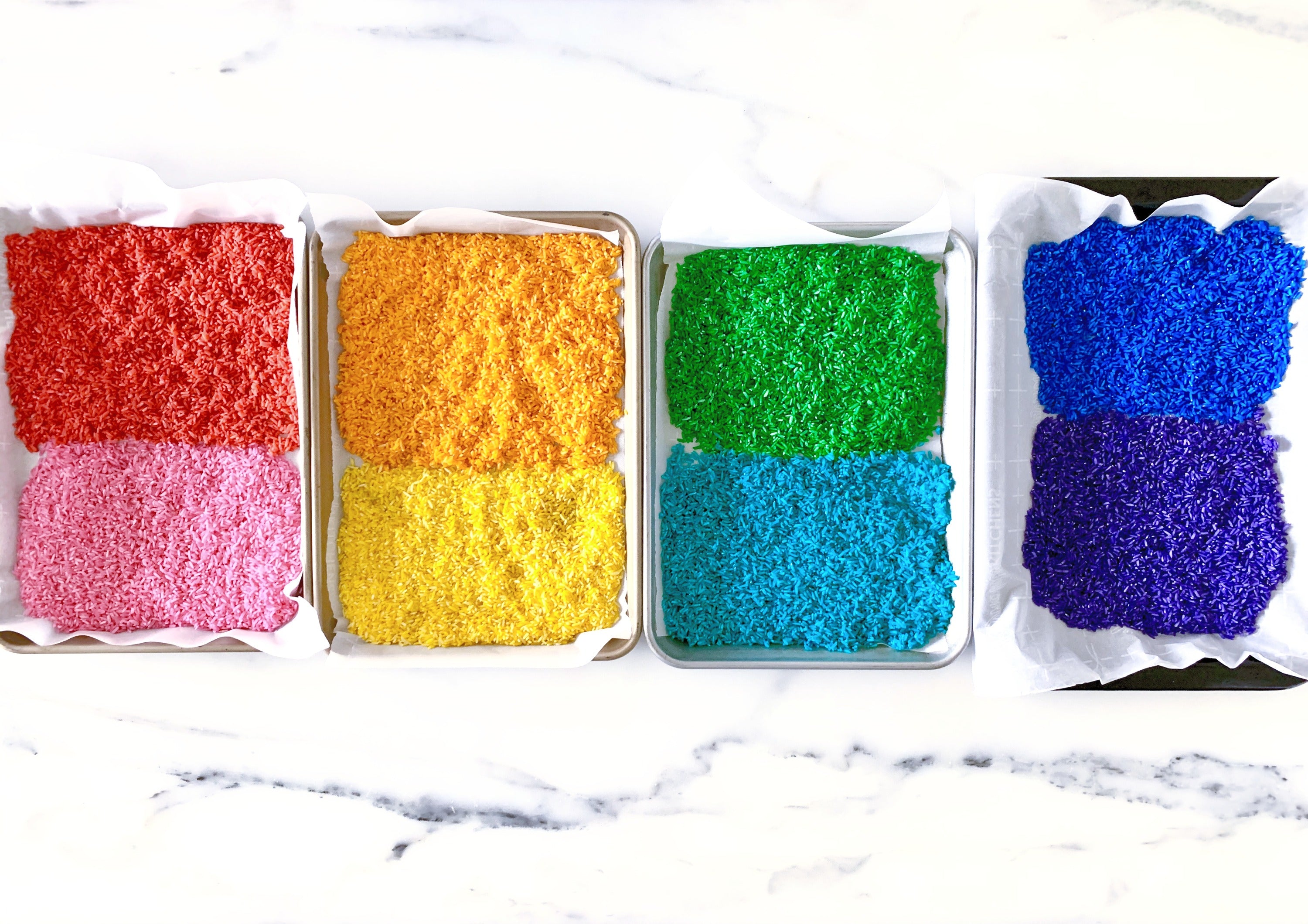 4 Ways to Sensory Play with Dyed Rice
